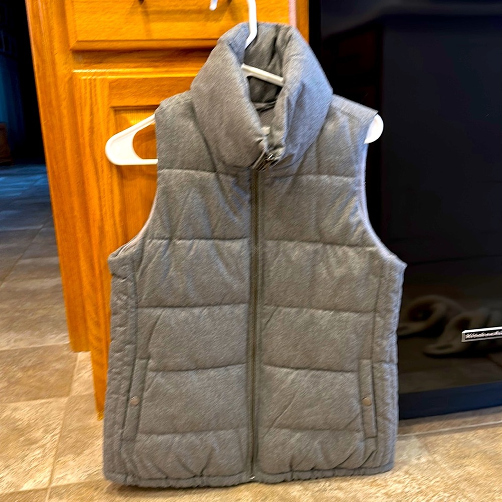 Women’s high collar gray puffer vest
